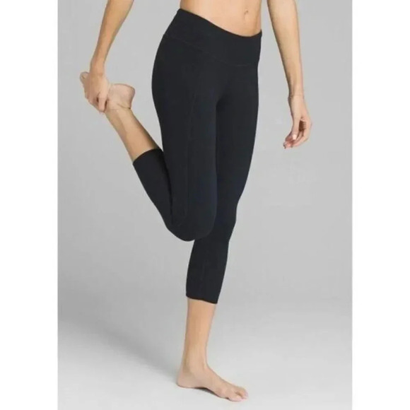 Prana Black Momento Capri Cropped Athletic Pants S - Picture 1 of 5
